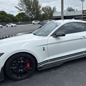 FORD MUSTANG SHELBY GT500 - 2