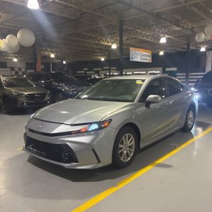2025 Toyota CAMRY LE 照片 1