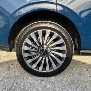 صورة 14 لـ 2018 Lincoln NAVIGATOR RESERVE