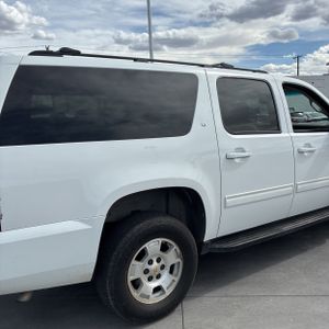 CHEVROLET SUBURBAN LT - 9