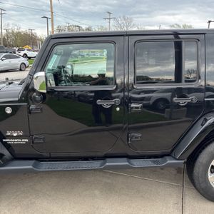 JEEP WRANGLER UNLIMITED SAHARA - 4