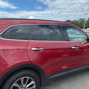 صورة 9 لـ 2017 Hyundai SANTA FE SE