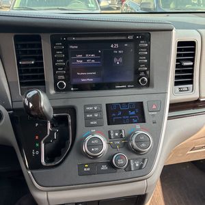 2020 Toyota SIENNA XLE 8-PASSENGER thumbnail 40