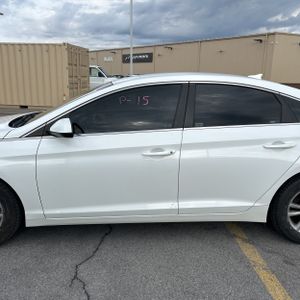 HYUNDAI SONATA SE - 3