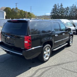 CHEVROLET SUBURBAN LTZ - 8