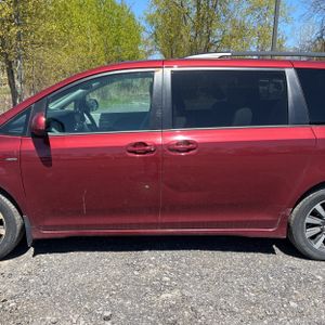 TOYOTA SIENNA - 4