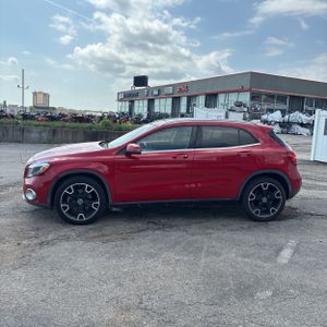 MERCEDES-BENZ GLA - 3