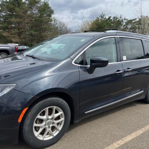 CHRYSLER PACIFICA TOURING L - 2