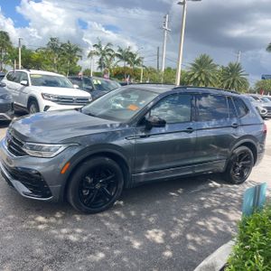صورة 3 لـ 2024 Volkswagen TIGUAN SE R-LINE BLACK