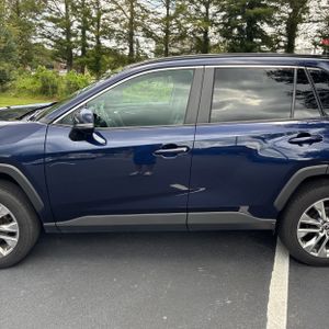 صورة 4 لـ 2025 Toyota RAV4 XLE PREMIUM