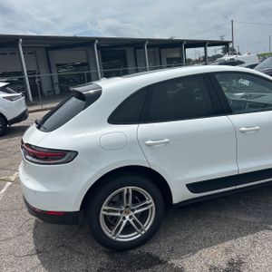 2019 Porsche MACAN BASE — фото 9