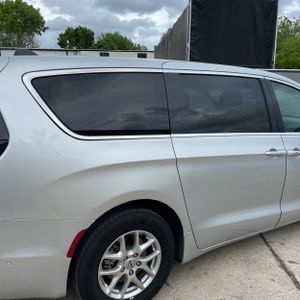 CHRYSLER PACIFICA TOURING L - 9