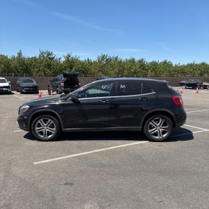 MERCEDES-BENZ GLA - 3