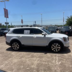 صورة 10 لـ 2020 KIA TELLURIDE S