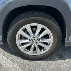2022 Toyota COROLLA CROSS LE 照片 17