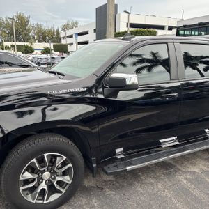 2024 Chevrolet SILVERADO 1500 LT 照片 2