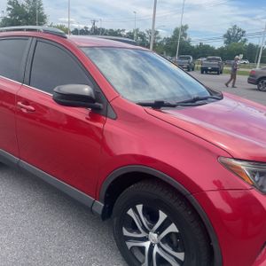 2017 Toyota RAV4 LE — миниатюра 13