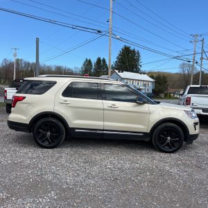 FORD EXPLORER XLT - 10