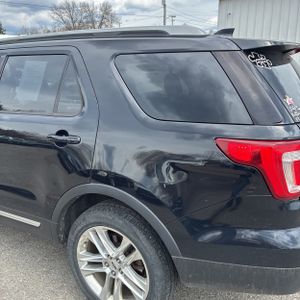 FORD EXPLORER XLT - 6