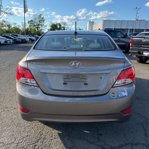 HYUNDAI ACCENT GLS - 7