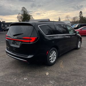 CHRYSLER PACIFICA TOURING L - 8