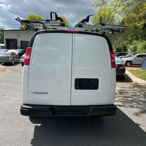 CHEVROLET EXPRESS 2500 - 7