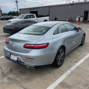 MERCEDES-BENZ E-CLASS - 8