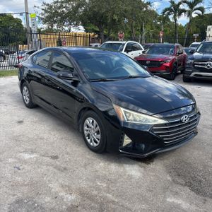 صورة 12 لـ 2019 Hyundai ELANTRA SE
