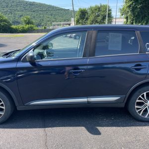 2018 Mitsubishi OUTLANDER ES — фото 4