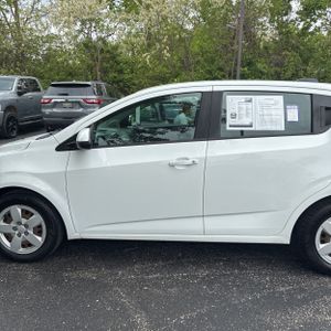 CHEVROLET SONIC - 4