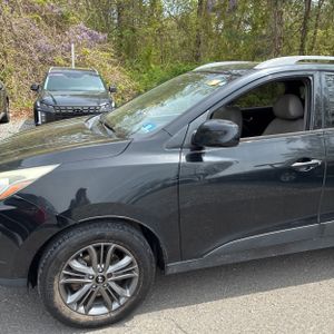 HYUNDAI TUCSON SE - 2