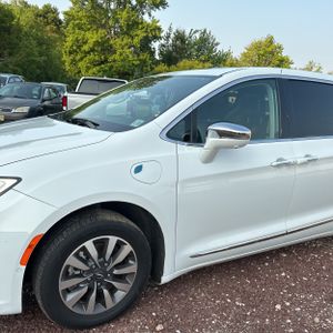 صورة 2 لـ 2022 Chrysler PACIFICA LIMITED