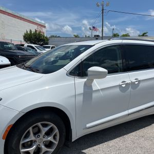 صورة 2 لـ 2017 Chrysler PACIFICA TOURING-L PLUS
