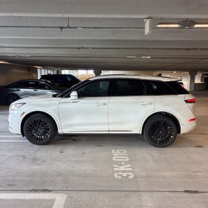 LINCOLN CORSAIR RESERVE - 3