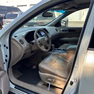 2015 Nissan PATHFINDER SL 照片 32
