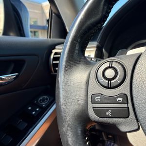 صورة 60 لـ 2016 Lexus IS 300 BASE