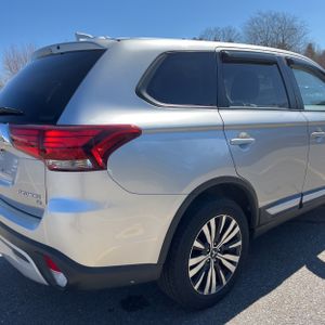 MITSUBISHI OUTLANDER SE - 9