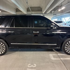 2019 Lincoln NAVIGATOR L RESERVE — миниатюра 11
