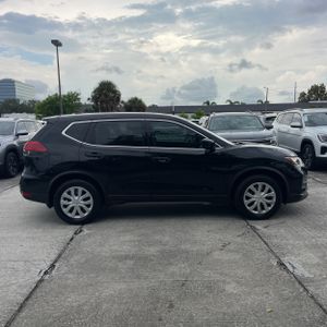 2017 Nissan ROGUE SV 照片 10