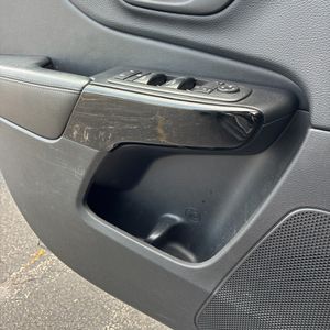 صورة مصغرة 62 لـ 2019 JEEP CHEROKEE ALTITUDE
