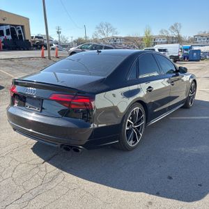 AUDI S8 4.0T PLUS - 8