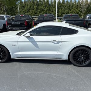 FORD MUSTANG GT PREMIUM - 4