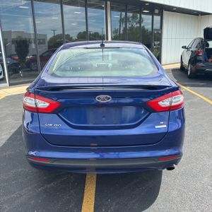FORD FUSION SE - 7
