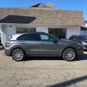 PORSCHE CAYENNE - 10