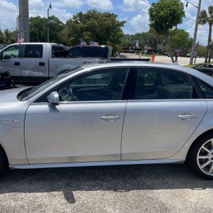 AUDI A4 2.0T PREMIUM - 4