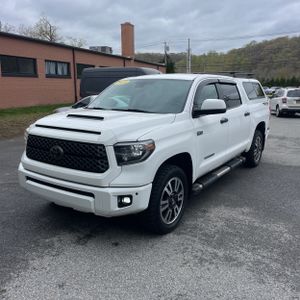 TOYOTA TUNDRA - 1