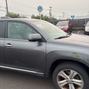 صورة مصغرة 13 لـ 2013 Toyota HIGHLANDER LIMITED