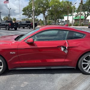 FORD MUSTANG GT PREMIUM - 4
