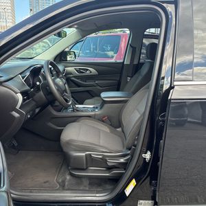 2018 Chevrolet TRAVERSE LS thumbnail 31