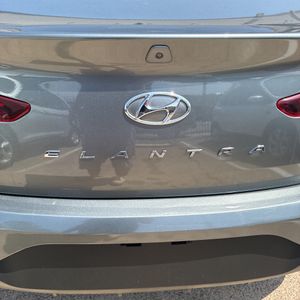 2019 Hyundai ELANTRA SEL — миниатюра 23
